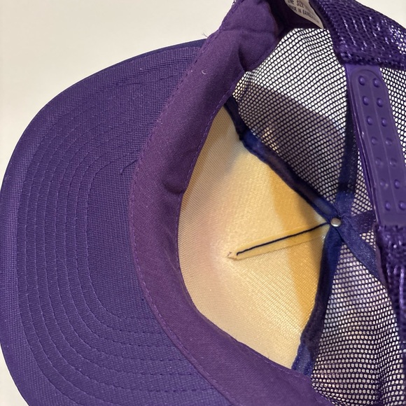 NEW Vintage KIDS NEED HUGS NOT DRUGS Purple SnapBack Trucker Hat - Picture 6 of 7